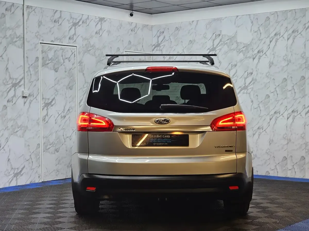 Used Ford S-MAX Titanium 140 HP (102 kW) 2010 Silver MPV