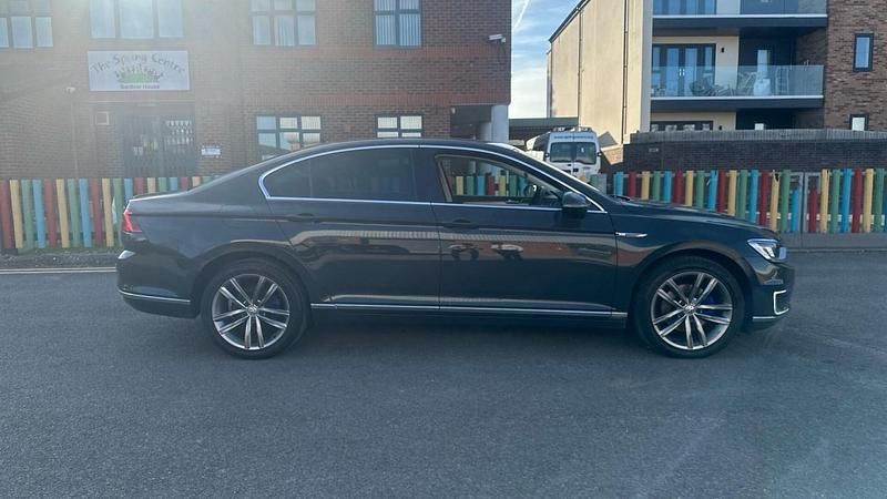 Used VW Passat GTE 218 HP (160 kW) 2018 Grey Sedan