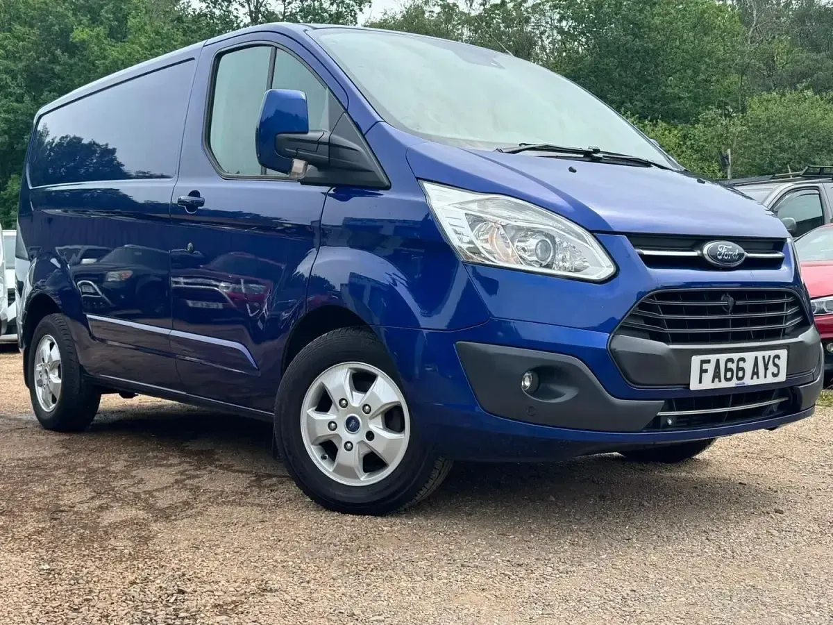 Used Ford Transit Custom Limited 130 HP (95 kW) 2017 Blue Van