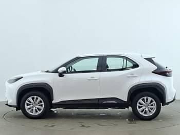 Used Toyota Yaris Hybrid 116 HP (85 kW) 2022 White Estate