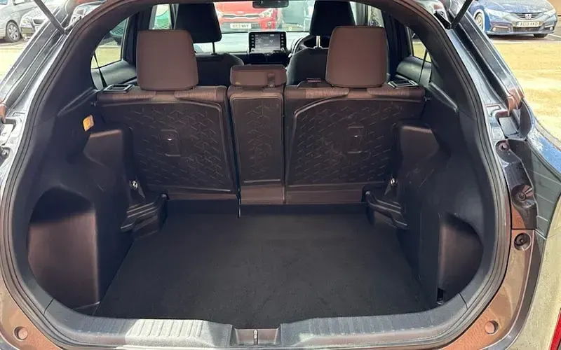 Used Toyota Yaris Cross Design 116 HP (85 kW) 2023 Grey SUV