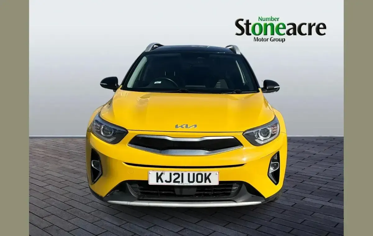 Usado Kia Stonic 118 HP (86 kW) 2021 Amarelo SUV