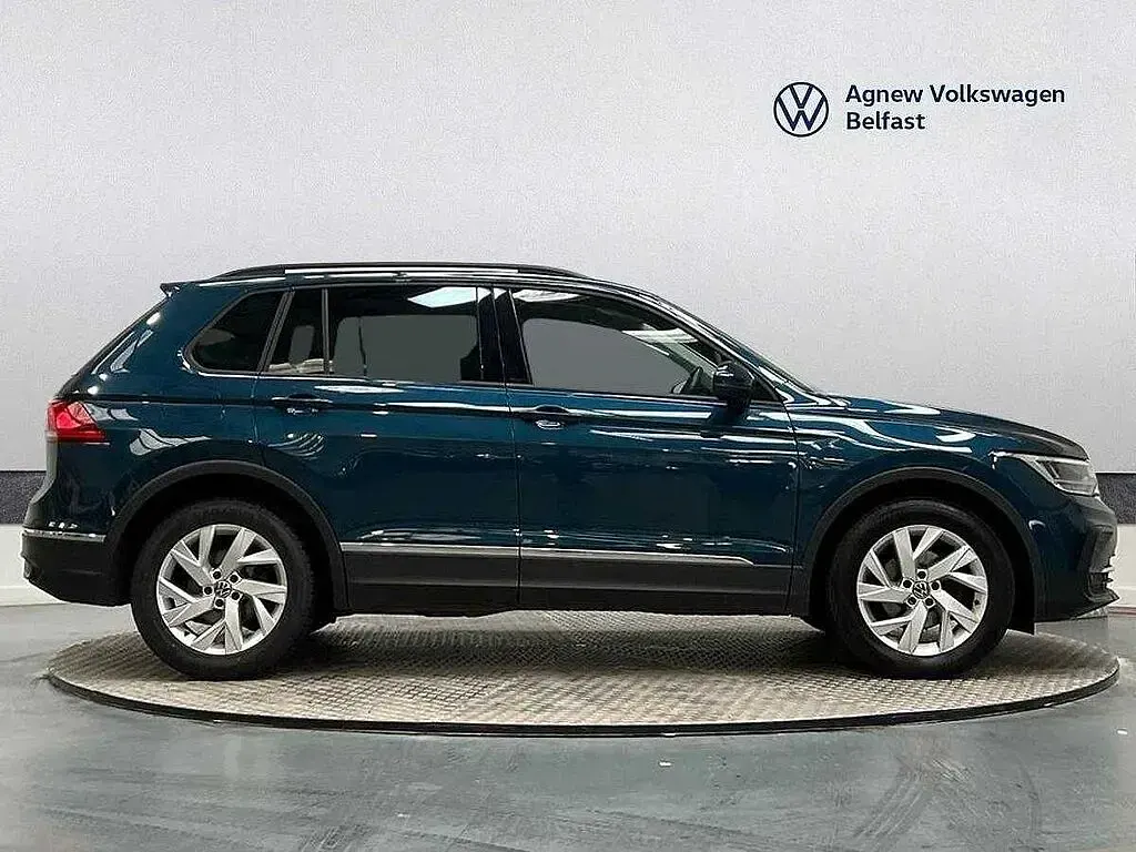 Used VW Tiguan Life 150 HP (110 kW) 2022 Blue SUV
