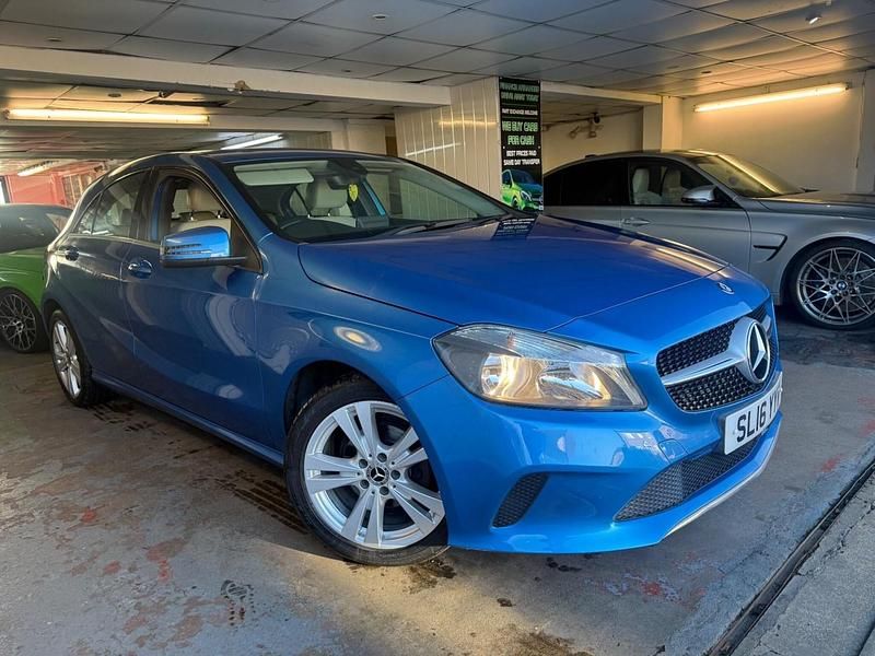 Used Mercedes A180 2016 Blue Hatchback
