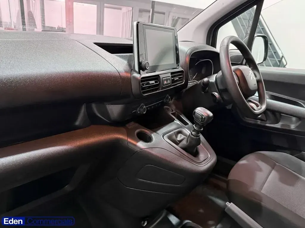 Used Citroën Berlingo 100 HP (73 kW) 2023 White MPV