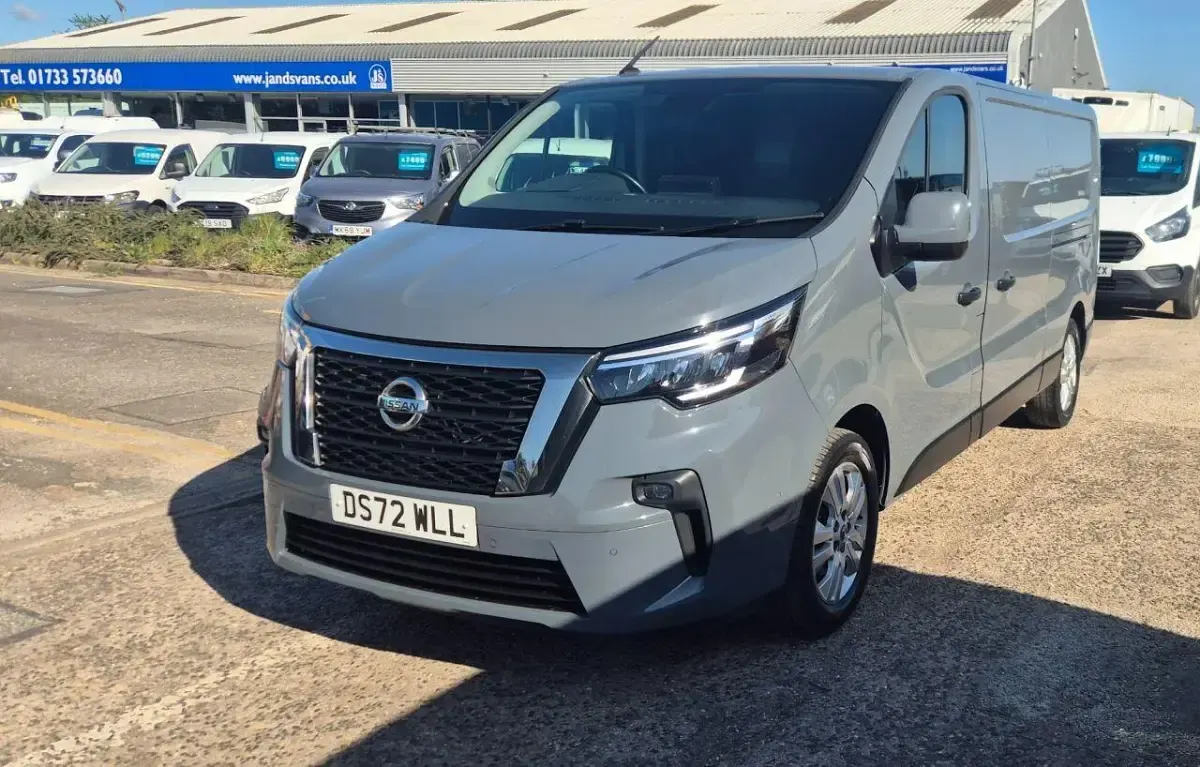 Used Nissan Primastar Tekna 150 HP (110 kW) 2023 Grey MPV