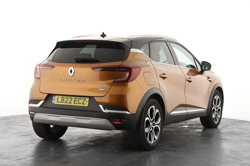 Used Renault Captur SE 143 HP (105 kW) 2022 Orange/black  SUV