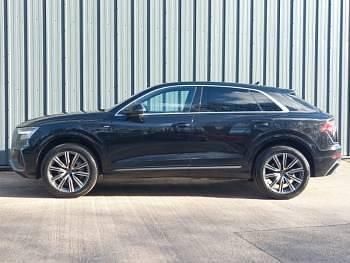 Used Audi Q8 Comfort 340 HP (250 kW) 2022 Black SUV
