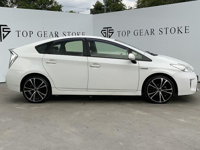 Used Toyota Prius T4 2020 White Hatchback