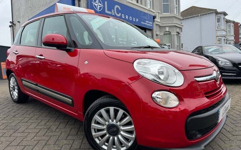 Red Used 2016 Fiat 500L Pop Star MPV | £5,790 (Fair price) - Image 1/4