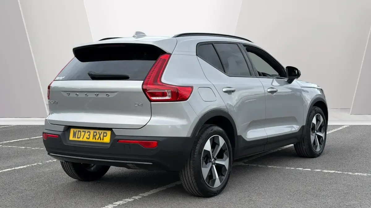 Used Volvo XC40 Ultimate 197 HP (144 kW) 2024 Silver SUV