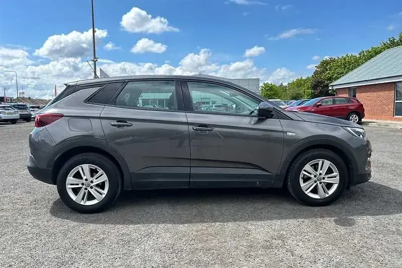 Second-hand Vauxhall Grandland X S 130 CP (95 kW) 2018 Gri SUV