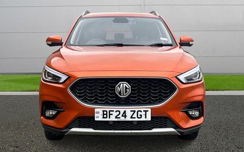 Usado MG ZS Exclusive 111 HP (81 kW) 2024 Laranja SUV