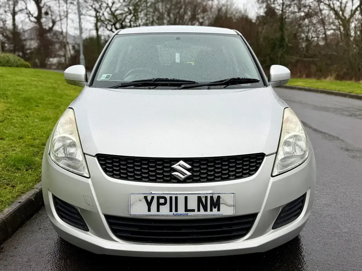 Used Suzuki Swift SZ3 92 HP (67 kW) 2011 Silver Hatchback