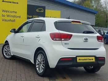 Used Kia Rio 2018 White Hatchback