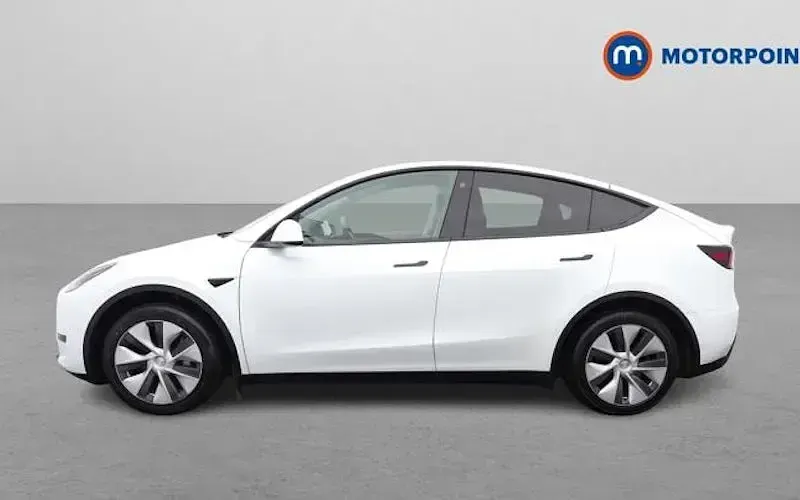 Used Tesla Model Y Standard Range 219 kW (299 HP) 2024 White SUV