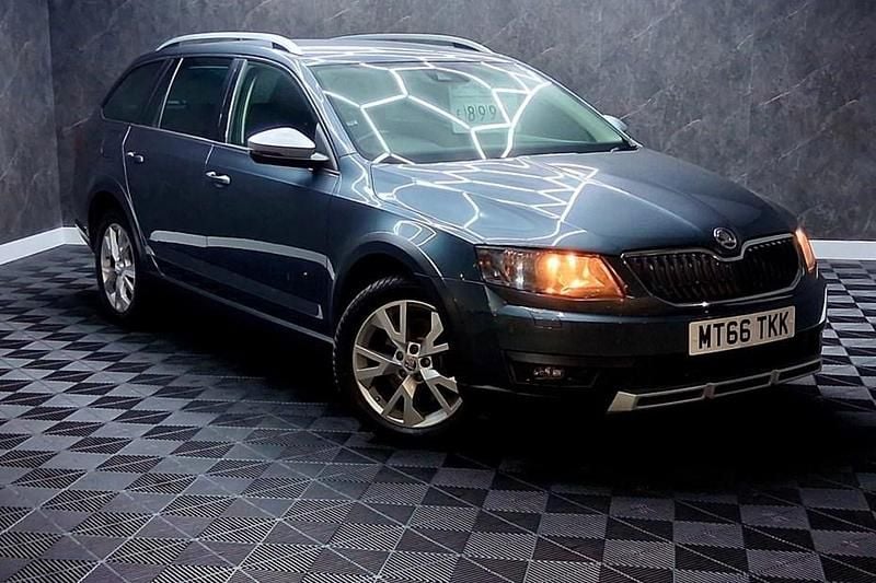 Used Skoda Octavia Scout Scout 4x4 184 HP (135 kW) 2016 Estate