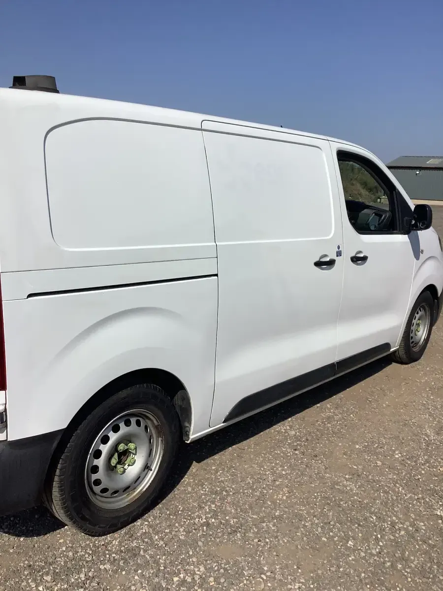 Used Peugeot Expert 2017 White Van