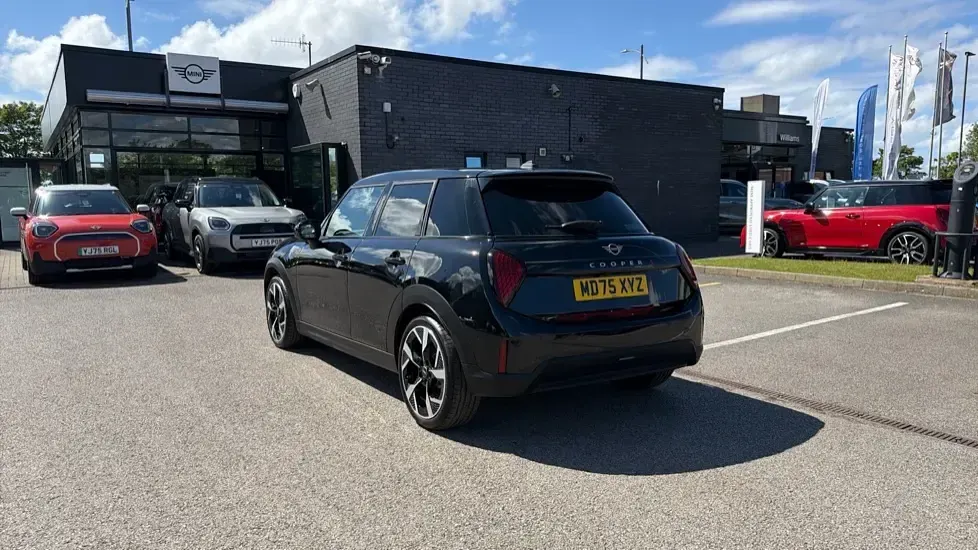 Used Mini Cooper S Hatch 201 HP (147 kW) 2025 Black Hatchback