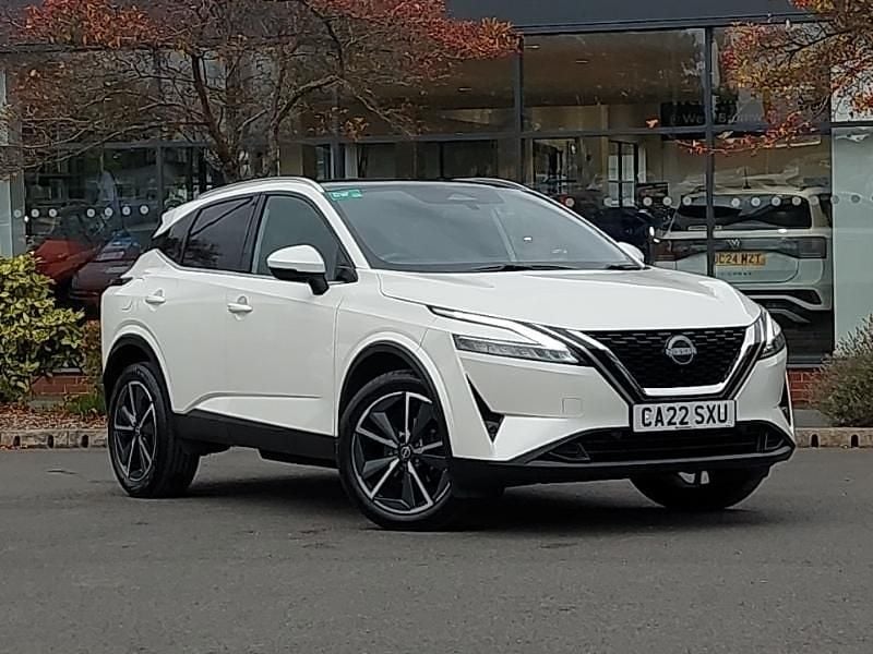 White Used 2022 Nissan Qashqai Tekna SUV | £22,498 (Expensive) - Image 1/4