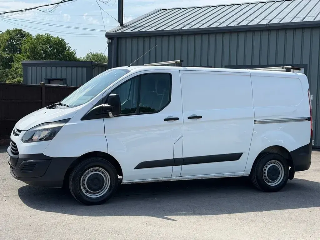 Used Ford Transit Custom 104 HP (76 kW) 2017 White Van