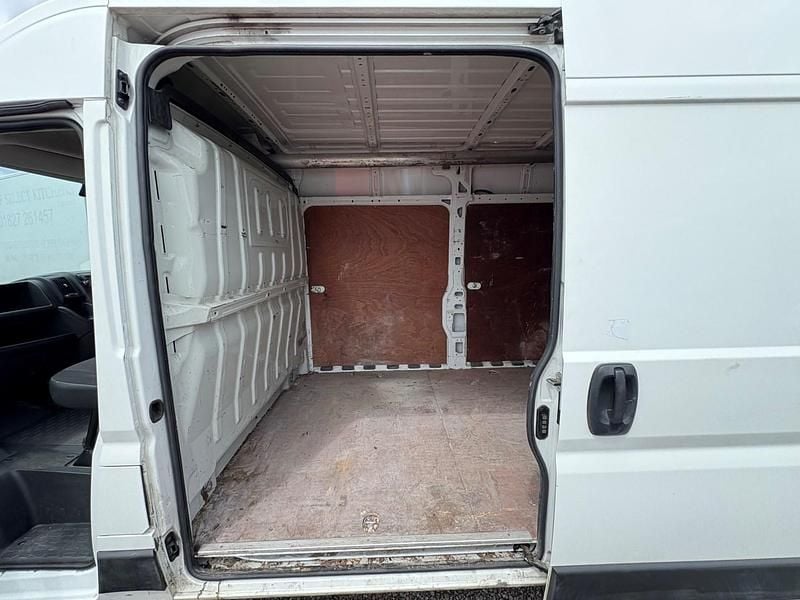 Begagnad Peugeot Boxer 2021 Vit Van