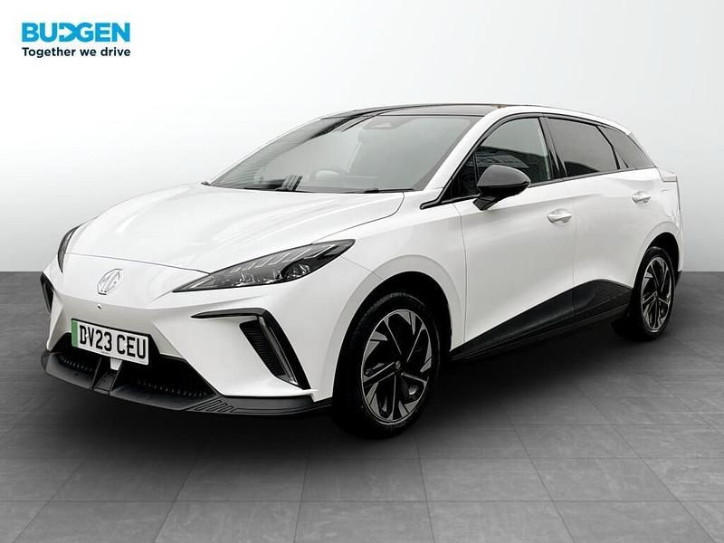 Used MG MG4 EV Trophy 150 kW (204 HP) 2023 White Hatchback