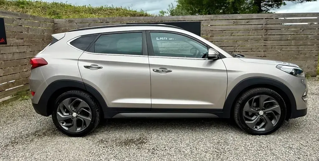 Used Hyundai Tucson Premium SE 136 HP (100 kW) 2016 Beige SUV