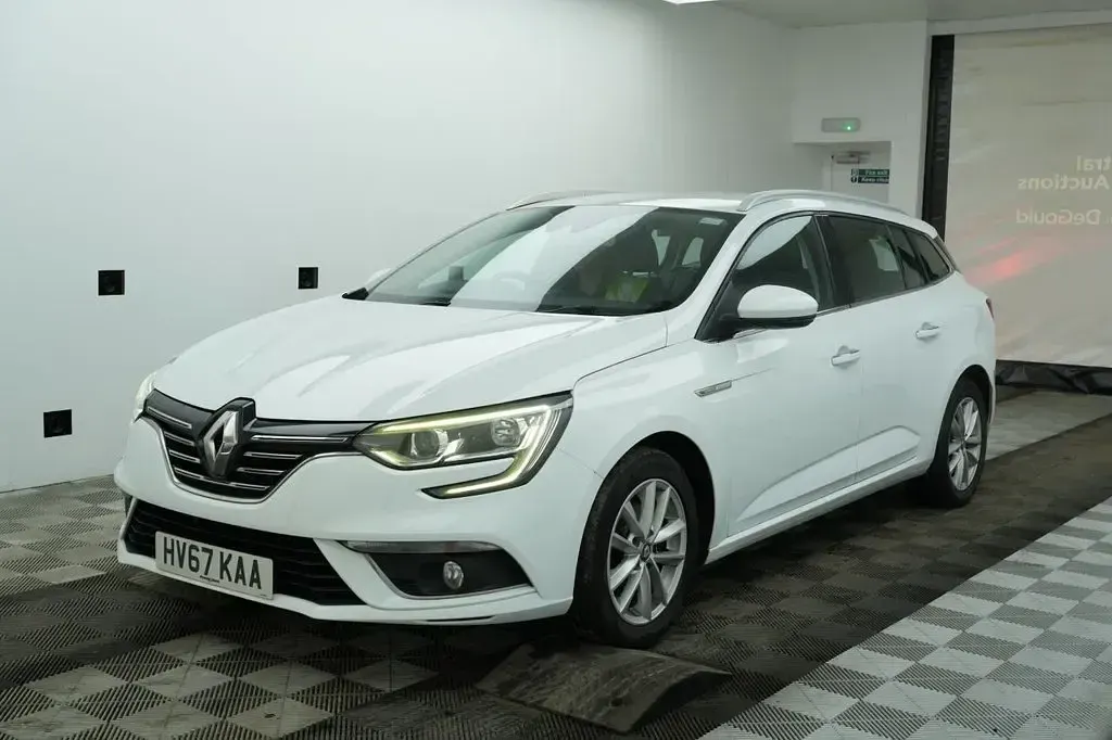Used Renault Mégane GrandTour Dynamique 2017 White Estate