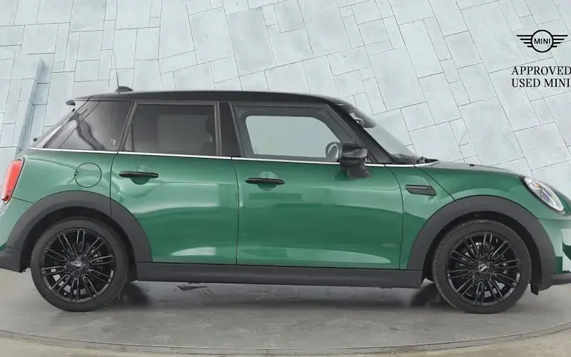 Used Mini Cooper Exclusive 136 HP (100 kW) 2022 Green Hatchback