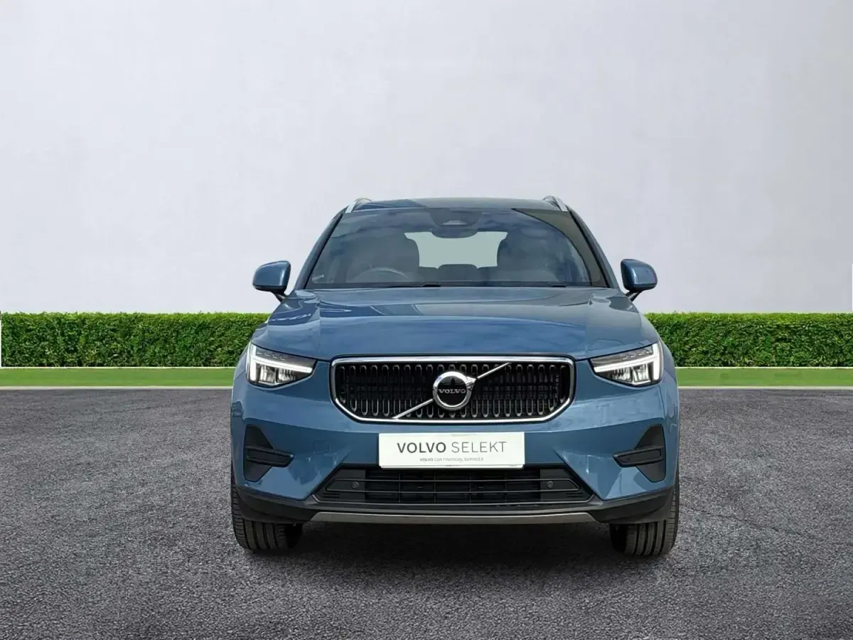 Usado Volvo XC40 Core 2023 Azul SUV