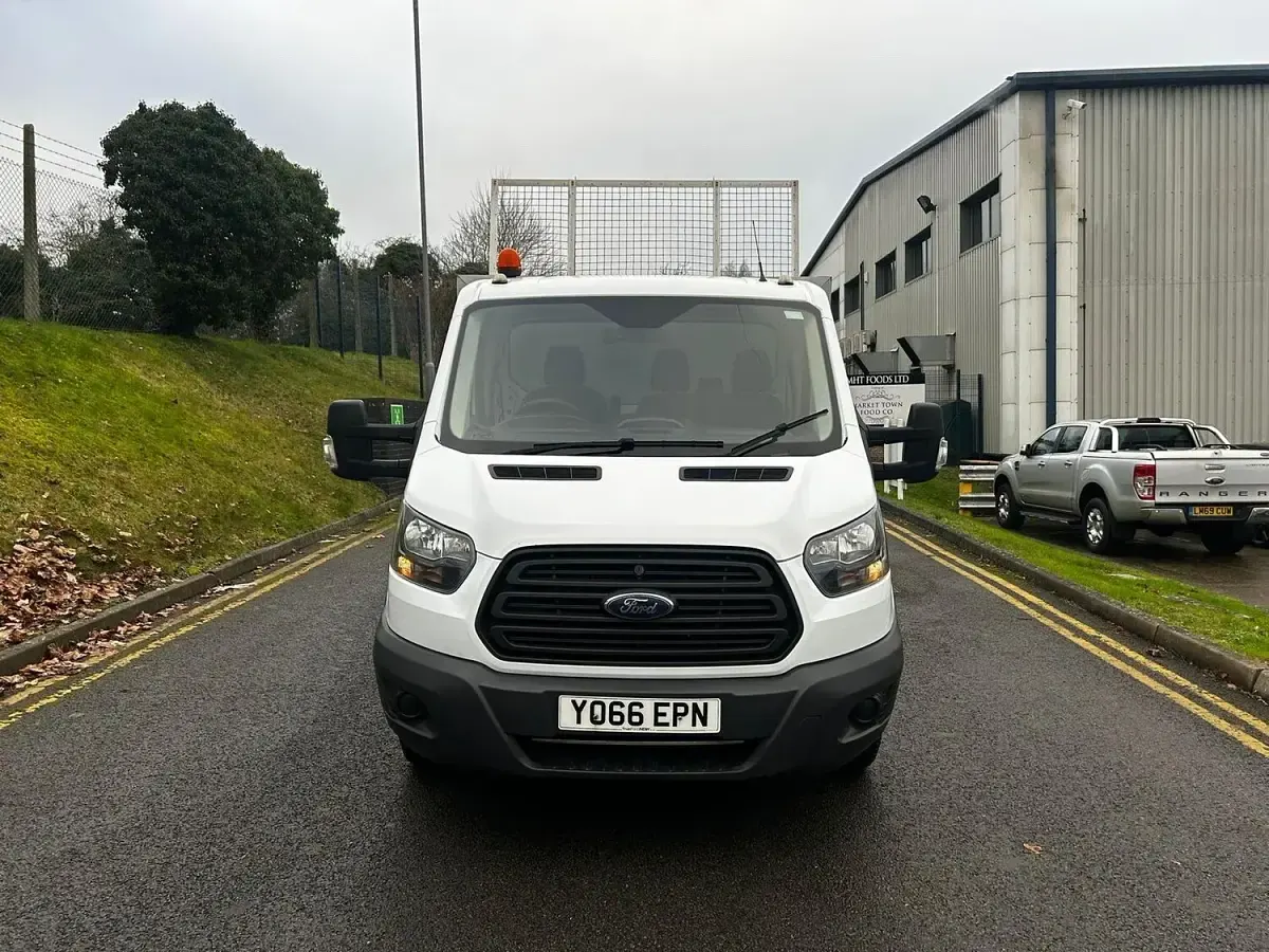 Used Ford Transit 105 HP (77 kW) 2017 White Cabriolet