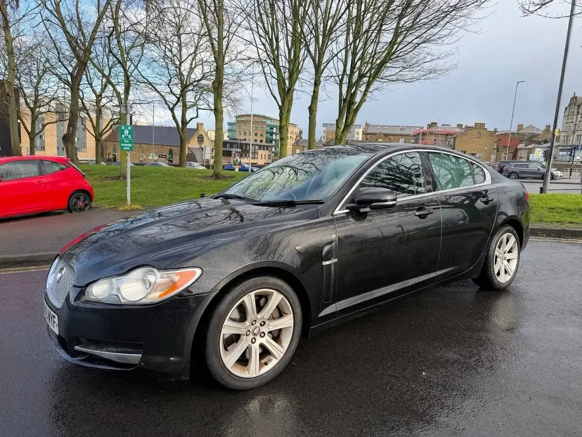 Usado Jaguar XF Luxury 2010 Preto Sedan