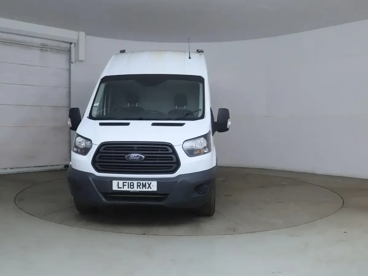 Usado Ford Transit 130 HP (95 kW) 2018 Branco Van