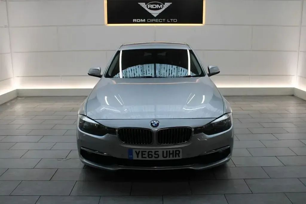 Used BMW 330 Luxury Line 258 HP (189 kW) 2015 Silver Sedan