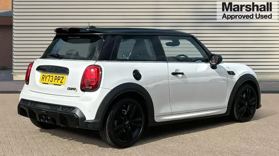 Used Mini Cooper Sport 204 HP (150 kW) 2024 White Hatchback