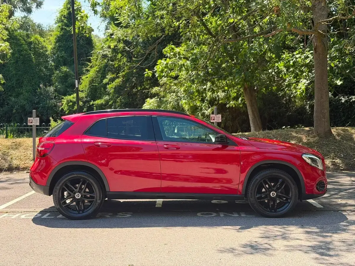 Used Mercedes GLA180 Urban 2019 Red SUV