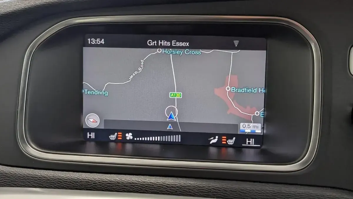 Begagnad Volvo V40 Plus 2017 Svart Halvkombi
