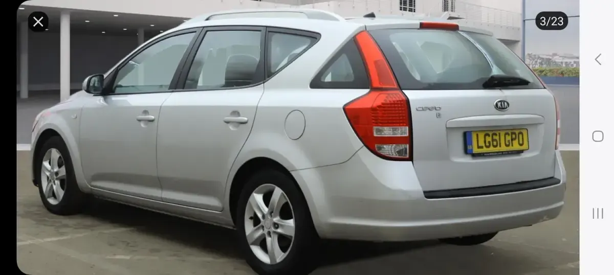 Begagnad Kia Ceed 126 HK (92 kW) 2011 Silver Halvkombi