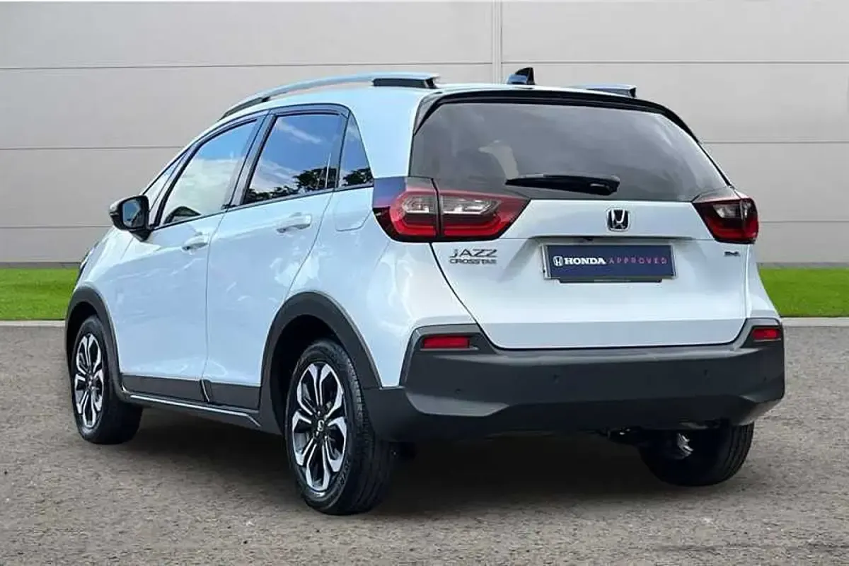 Used Honda Jazz Hybrid 109 HP (80 kW) 2020 White Hatchback