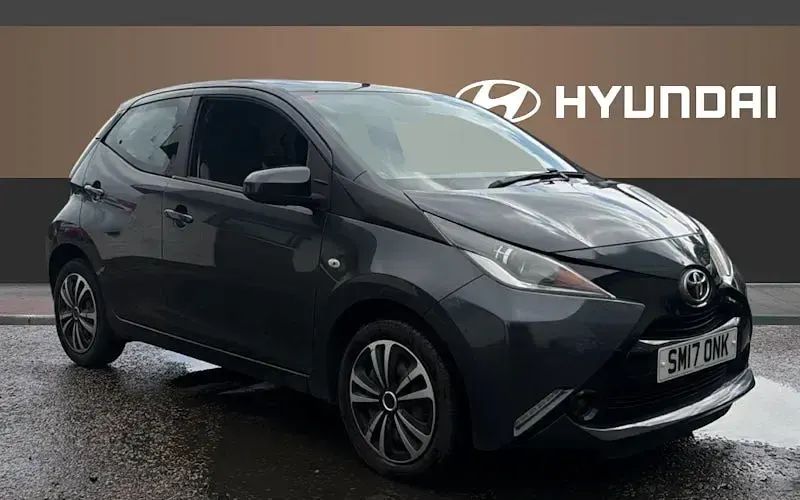 Used Toyota Aygo X-play 69 HP (50 kW) 2017 Hatchback