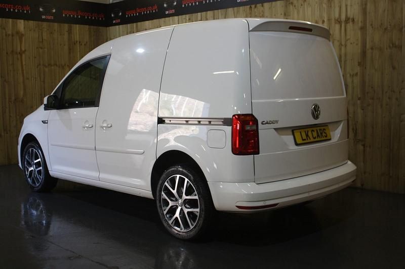 Used VW Caddy Highline 148 HP (108 kW) 2020 White MPV