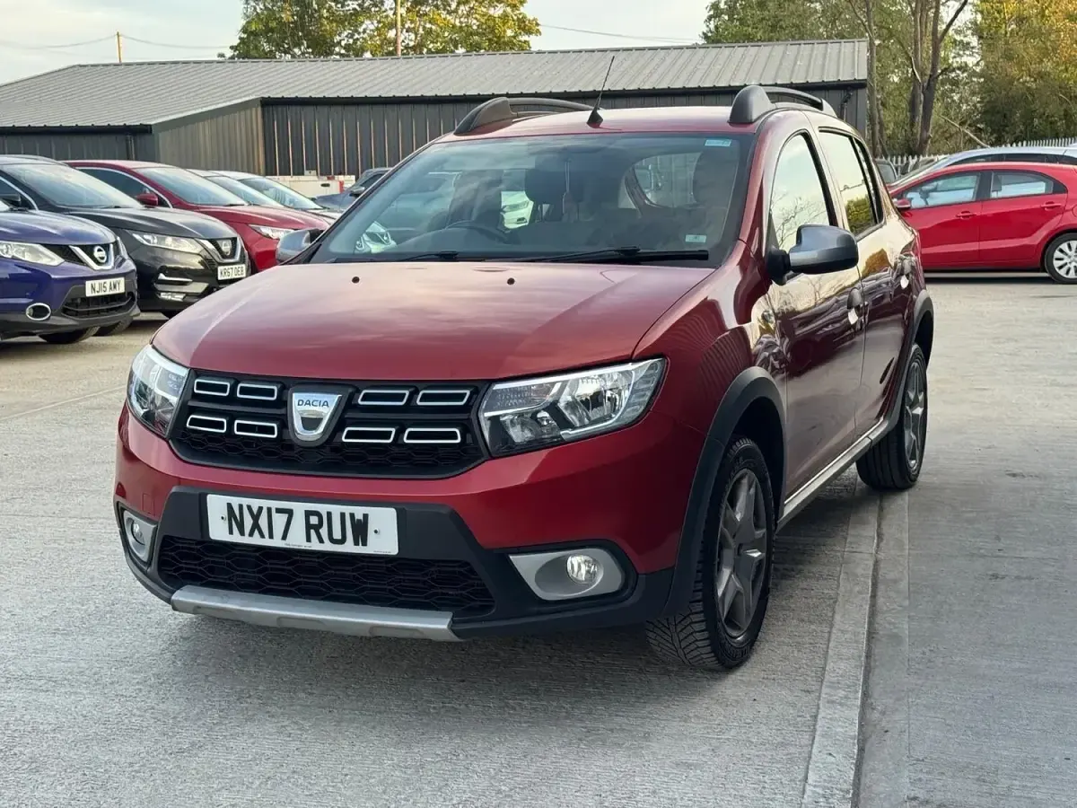 Used Dacia Sandero Lauréate 90 HP (66 kW) 2017 Red Hatchback