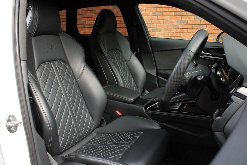 Usado Audi S4 Black Edition 347 HP (255 kW) 2020 Branco Carrinha