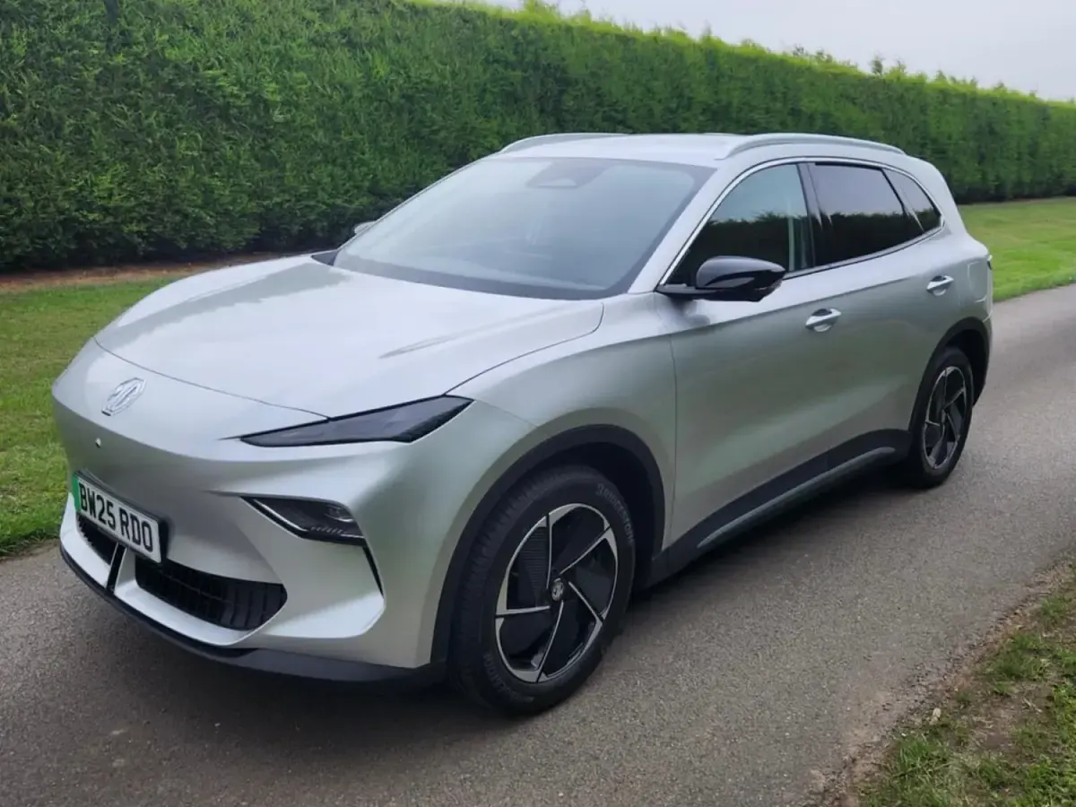 New MG MG5 EV Trophy 2025 Silver Estate
