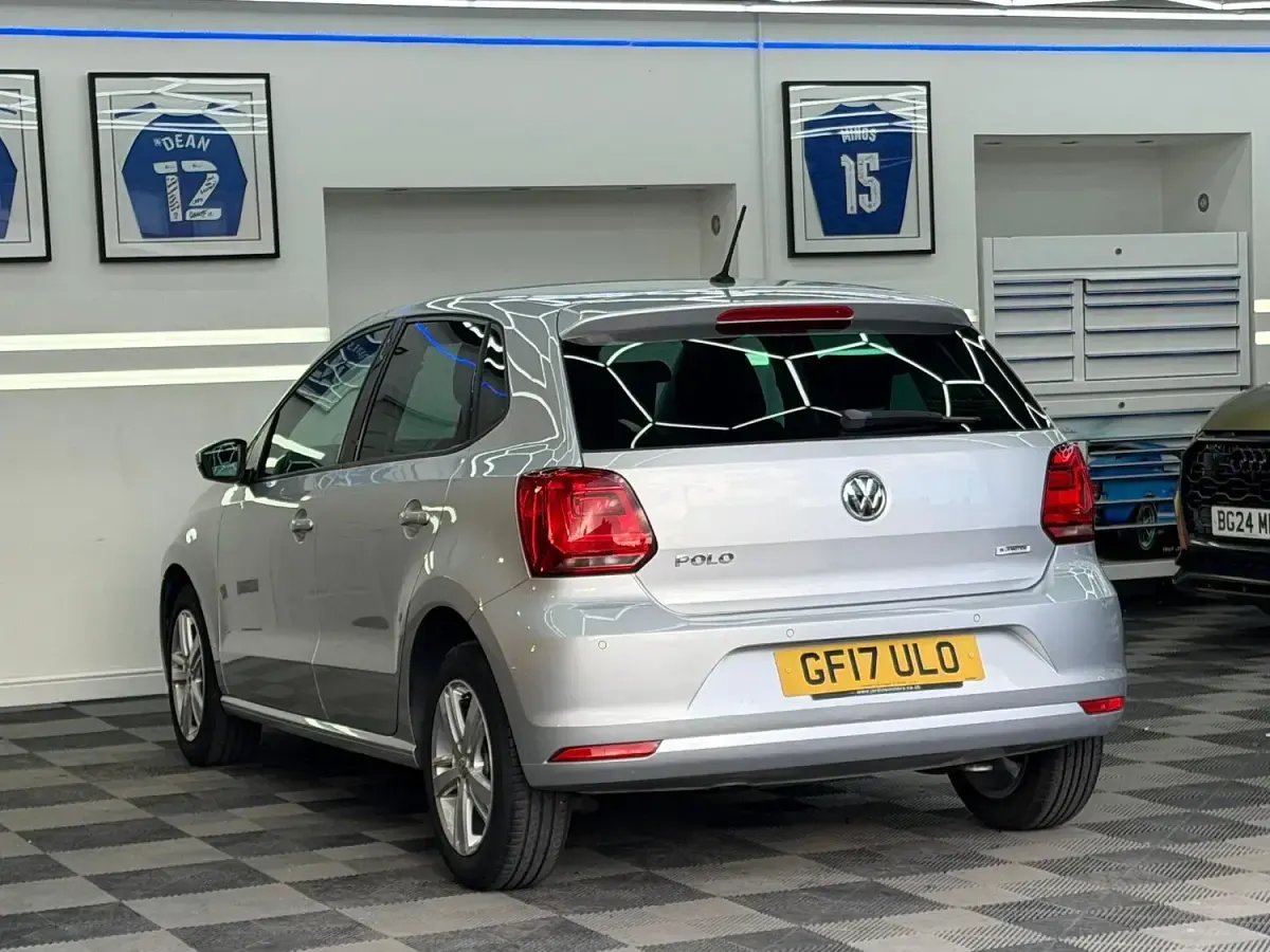 Used VW Polo Edition 60 HP (44 kW) 2017 Silver Hatchback