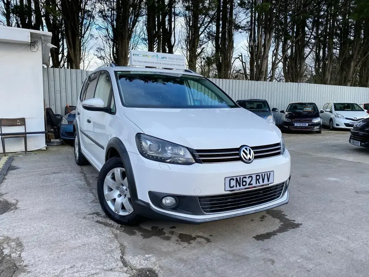 Used VW Touran SE 140 HP (102 kW) 2013 White MPV