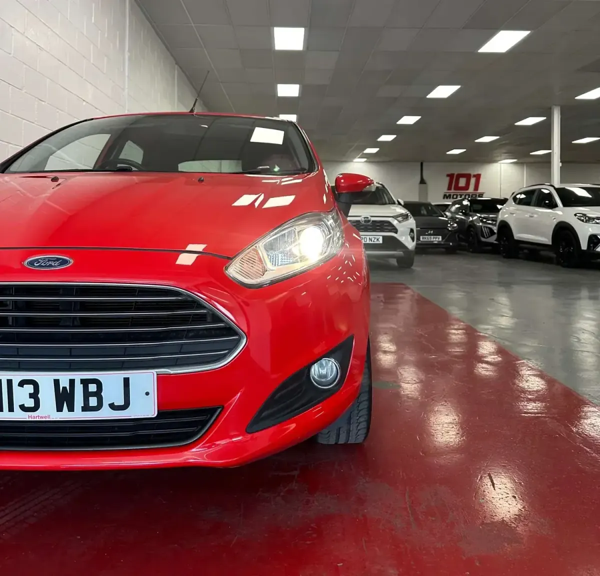 Begagnad Ford Fiesta Zetec 2013 Röd Halvkombi