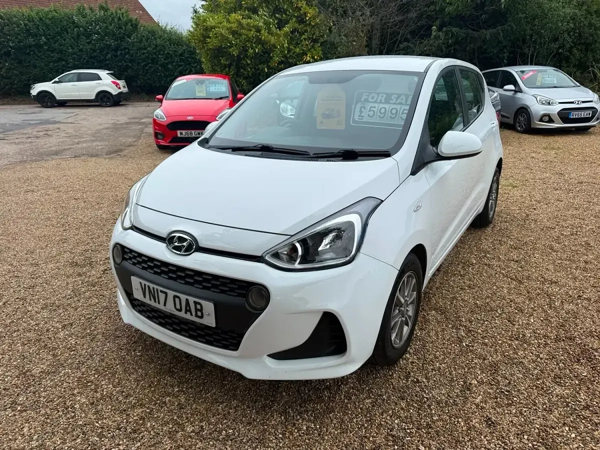 Used Hyundai i10 SE 2017 White Hatchback