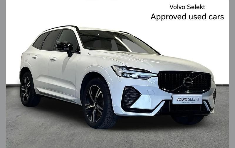 Used Volvo XC60 R-Design 194 HP (142 kW) 2021 White SUV